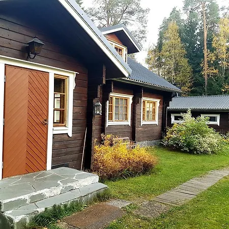 Kultakukkura Hirsikartano * Tammela