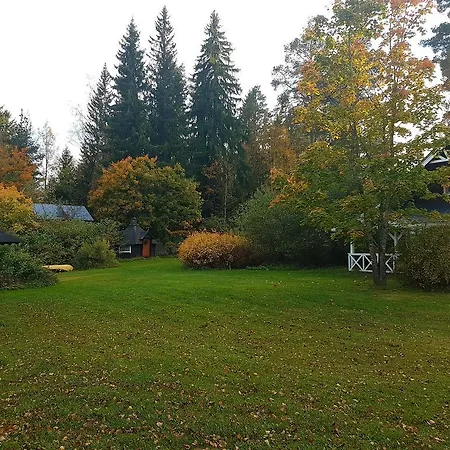 Villa Kultakukkura Hirsikartano