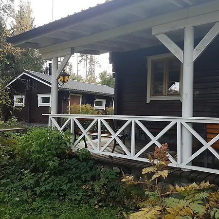 Villa Kultakukkura Hirsikartano *