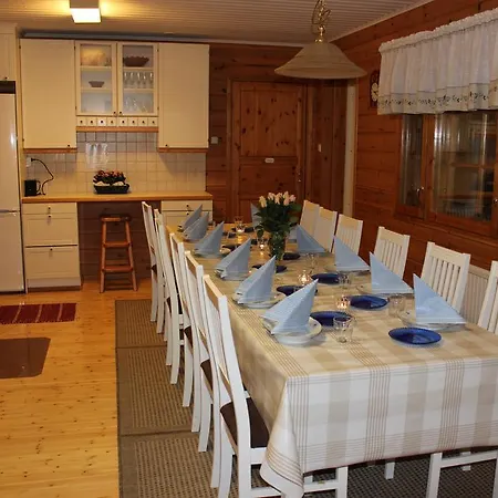 Villa Kultakukkura Hirsikartano *