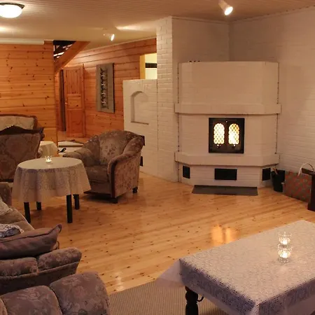 Villa Kultakukkura Hirsikartano *