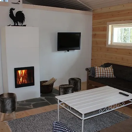 Villa Kultakukkura Hirsikartano Tammela