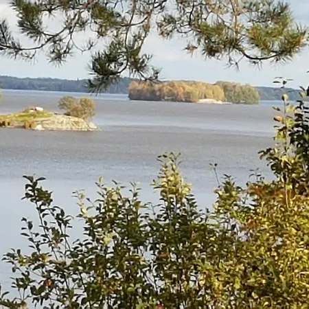Villa Kultakukkura Hirsikartano *