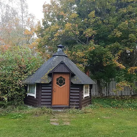 Villa Kultakukkura Hirsikartano Tammela